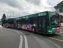 STI Citaro Facelift Nr. 137 mit erneuerten Werbung für Panorama Center / Zentrum Oberland, am 26.4.18 auf der Linie 1 nach Steffisburg, beim Bhf Thun.