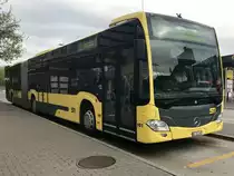 MB C2 Gelenkbus 161 am Bhf Thun am warten auf die Abfahrtszeit.