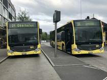 STI C2 Gelenkbus 169 und C2 Solobus 179 warten am 26.4.18 auf ihre Abfahrten.