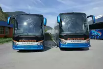 Die Fronten der Zerzuben Setra 516 HD Nr. 9 und 11, die verkauft wurden, am 28.4.18 hinter der Garage in Eyholz parkiert.