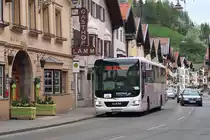 MAN Lion's Intercity WU-456GR von Postbus als Linie 4145 an der Haltestelle Matrei a. Br. Gh Lamm. Aufgenommen 26.4.2018.
