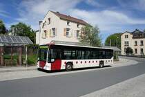Bus Stollberg / Bus Erzgebirge: Mercedes-Benz Citaro Ü (in der Lackierung der Freiburgischen Verkehrsbetriebe Holding (TPF) AG / Fribourg) der Firma Reisedienst Gerhart Kaiser GmbH aus Zwickau (im Auftrag der RVE - Regionalverkehr Erzgebirge GmbH). Aufgenommen im April 2018 am Bahnhof von Stollberg / Erzgebirge.