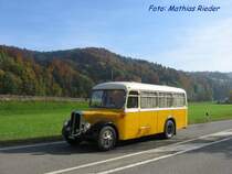 Berna- Schnauzen Postauto als Wohnbus Unterwegs vor Bauma am 11.10.08