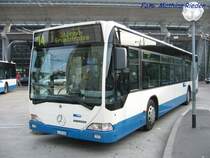 Citaro Solowagen beim Bahnhof, wartet am 12.10.08 auf die Fahrgste vor dem Bahnhof Luzern