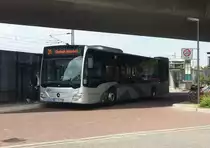 Hier ist der KA VK 738 der VBK auf der Buslinie 31 zum Durlacher Bahnhof unterwegs. Gesichtet am Bahnhof Hagsfeld in Karlsruhe am 11.05.2018.