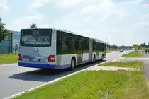 Am 04.06.2016 fährt HVL-VG 439 für die ILA auf der Shuttle-Linie S zwischen ILA Gelände und Bahnhof Schönefeld. Aufgenommen wurde ein MAN Lion's City G der Havelbus.
