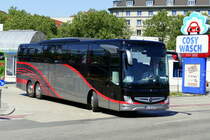 Neuer Mercedes-Benz Tourismo am ZOB -Berlin im Mai 2018.