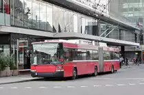 NAW Hess Trolleybus Nr. 12, auf der Linie 20, wartet an der Haltestelle beim Bahnhof Bern. Die Aufnahme stammt vom 22.05.2018.