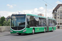 Mercedes Citaro 7026, auf der Linie 34, überquert die Mittlere Rheinbrücke. Die Aufnahme stammt vom 24.05.2018.