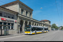 VBSH Wagen 8 am 12. Mai 2018 als Linie 3 nach Sommerwies vor dem Bahnhof Schaffhausen.