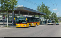 Postauto als Linie 634 nach Schloss Laufen am Rheinfall am 12. Mai 2018 am Bahnhof Schaffhausen.