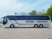 Neoplan Tourliner von Rose-Reisen aus Deutschland im Stadthafen Sassnitz am 14.05.2017