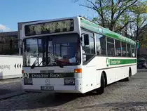 Mercedes O 405 der Dresdner Verkehrsbetriebe in Dresden am 15.04.2016
