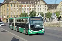 Mercedes Citaro 7003, auf der Linie 34, überquert die Mittlere Rheinbrücke. Die Aufnahme stammt vom 02.06.2018.