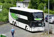 Van Hool Astromega TD 925  De Wilg  beim schwierigen Wendemanöver in Brohl-Lützing - 21.05.2018