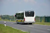 TF-VG 243 fährt am 04.06.2016 für die ILA auf der Shuttle-Linie  S . Aufgenommen wurde ein Mercedes Benz Citaro II Ü der VTF.
