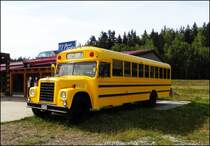 American school bus Ward SM-26am Museum der amerikanischen historischen Autos JK Classics in Lužná u Rakovníka im 4.7.2018. 