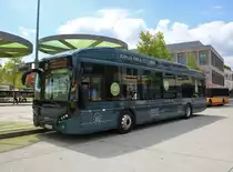 Ein VDL Citea SLF-120 Elektrobus wird gerade in Hanau von der HSB getestet. Hier dieser Bus am 12.07.18 in Hanau Freiheitsplatz 