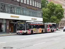 HHA 4702 (HH-YB 4702) EvoBus CapaCity L, Großraumgelenkbus, 4-achsig, EZ 2017, Steinstr. /