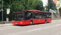 Hier ist der SHA B 5703 der FMO auf der Buslinie 828 nach Tübingen Hauptbahnhof unterwegs. Gesichtet am Postamt in Waldenbuch am 19.07.2018.