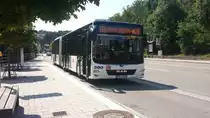 Hier ist der SHA B 5733 der FMO auf der Buslinie 760 nach Böblingen ZOB unterwegs. Gesichtet am Postamt in Waldenbuch am 19.07.2018.
