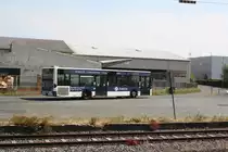 Ein Bus der RVK (Rheinland-Touristik) auf der Linie 818 (Hersel-Stadtbahn - Sechtem BF) beim verlassen der Haltestelle Roisdorf Bahnhof in Richtung Sechtem.
Foto entstand auf dem Bahnsteig in Roisdorf.

Bornheim Roisdorf
20.07.2018