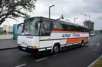 Serbien / Belgrad / Beograd: Neoplan Jetliner von  STUP Vršac A.D. , aufgenommen im Juni 2018 in der Nähe der Haltestelle  Ekonomski fakultet  in Belgrad.