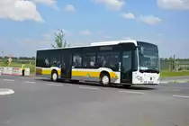 Am 04.06.2016 fährt TF-VG 81 für die ILA 2016 auf der ILA Sonderlinie S zwischen Bahnhof Schönefeld und ILA-Gelände. Aufgenommen wurde ein Mercedes Benz Citaro II Ü der VTF. 