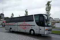 Serbien / Belgrad / Beograd: Setra S 315 HDH von  Net Bus & Co d.o.o.  aus Zrenjanin, aufgenommen im Juni 2018 in der Nähe der Haltestelle  Ekonomski fakultet  in Belgrad.
