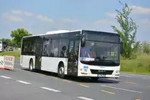 Am 04.06.2016 fährt M-AN 2085 für die ILA 2016 auf der ILA Sonderlinie S zwischen Bahnhof Schönefeld und ILA-Gelände. Aufgenommen wurde ein MAN Lion's City.