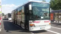 Hier ist der GER E 331 von Pfadt Reisen auf der Buslinie 125 nach Kirrlach über Bruchsal unterwegs. Gesichtet am 26.07.2018 an der Tullastraße in Karlsruhe.