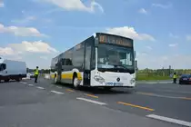 Am 04.06.2016 fährt TF-VG 241 für die ILA 2016 auf der Sonderlinie S zwischen Bahnhof Schönefeld und ILA-Gelände. Aufgenommen wurde ein Mercedes Benz Citaro II Ü der VTF.