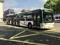 MB Facelift G PostAuto am 4.8.18 bei Bremgarten AG Obertor am warten.