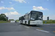 Am 04.06.2016 fährt P-GA 139 für die ILA 2016 Shuttle zwischen Schichauweg und ILA-Gelände. Aufgenommen wurde ein Solaris Urbino 12 Ü.