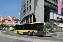 MAN Lions City 198, auf der Linie 4, verlässt den Bahnhofplatz in Thun. Die Aufnahme stammt vom 30.07.2018.