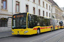 Mercedes Citzaro 17 der BLT, im Einsatz als Bahnhersatz auf der S1, wartet am Bahnhof SBB. Die Aufnahme stammt vom 18.08.2018.