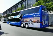Setra S 431 DT der 'Dresdner Eislöwen' /Sachsen Idealtours GmbH,  hier am Hardenbergplatz (Zoo) -Berlin im August 2018.