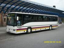 Mercedes-Bus am 18.08.2008 am Busbahnhof von G�strow.