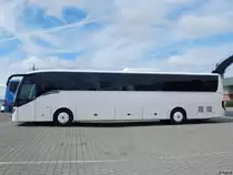 Setra 516 MD von SH Bus & Reisen Schwerin aus Deutschland im Stadthafen Sassnitz am 17.07.2017