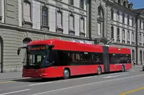 Hess Trolleybus 21, auf der Linie 11, fährt beim Bubenbergplatz vorbei. Die Aufnahme stammt vom 09.07.2018.