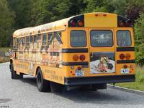 Chevrolet von Insel Rügen Express im Stadthafen Sassnitz am 17.07.2017