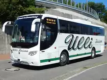 Scania OmniExpress von Ulli-Reisen aus Deutschland im Stadthafen Sassnitz am 15.07.2017