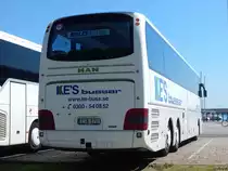 MAN Lion's Coach von KE's Bussar aus Schweden im Stadthafen Sassnitz am 15.07.2017
