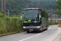 Van Hool TXxx Alicron von �tztaler IM-OVG 10 als Schienenersatzverkehr in Kufstein, M�nchner Stra�e. Aufgenommen 10.8.2018.
