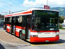 AAGS - Scania-Hess  SZ  73812 unterwegs auf der Linie 1 bei der Haltestelle neben dem Bahnhof Schwyz am 08.09.2008