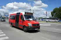 Serbien / Stadtbus Belgrad / City Bus Beograd: Mercedes-Benz Sprinter von  Banbus d.o.o.  aus Obrenovac, aufgenommen im Juni 2018 in der Nähe der Haltestelle  Ekonomski fakultet  in Belgrad.