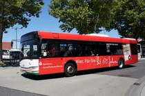 Stadtbus Aschaffenburg / Verkehrsgemeinschaft am Bayerischen Untermain (VAB): Solaris Urbino 12 der Stadtwerke Aschaffenburg Verkehrs-GmbH (STWAB), aufgenommen Anfang Juli 2018 am Hauptbahnhof in Aschaffenburg.