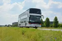 Am 04.06.2016 ist B-CL 8668 für die ILA zwischen Flughafen Schönhagen und dem ILA-Gelände unterwegs. Aufgenommen wurde ein Setra 431 DT der Firma PrimaKlimaReisen.
