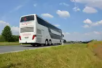 Am 04.06.2016 ist B-CL 8668 für die ILA zwischen Flughafen Schönhagen und dem ILA-Gelände unterwegs. Aufgenommen wurde ein Setra 431 DT der Firma PrimaKlimaReisen.
