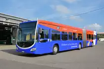 Mercedes Citaro 7053 mit einer Werbung für die Cornercard und British Airways steht auf dem Hof der Garage Rankstrasse in Fotophose. Die Aufnahme stammt vom 15.09.2018.